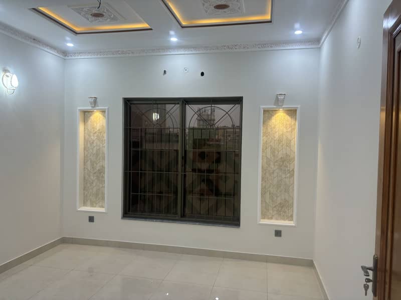 WAPDA TOWN CORNER 10.4 MARLA MODREN STYLE BRAND NEW HOUSE IS AVAILABLE FOR SALE 18