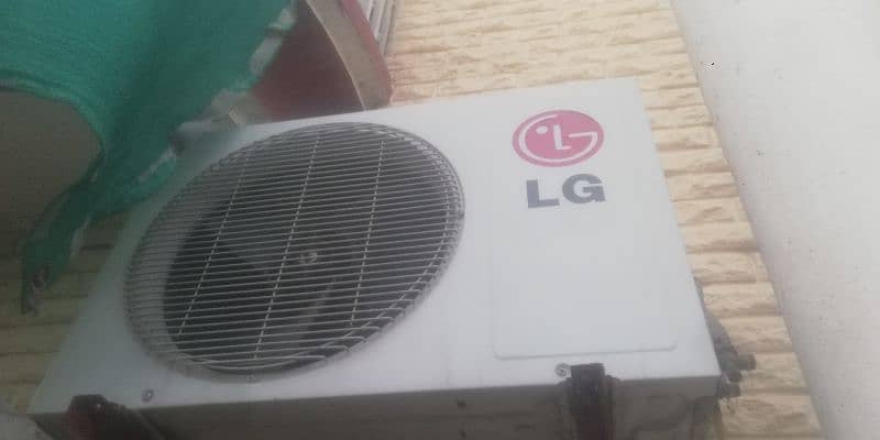 LG AC 1.5 TON Air conditoner Mint cooling 0