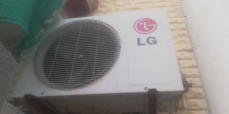 LG AC 1.5 TON Air conditoner Mint cooling 2