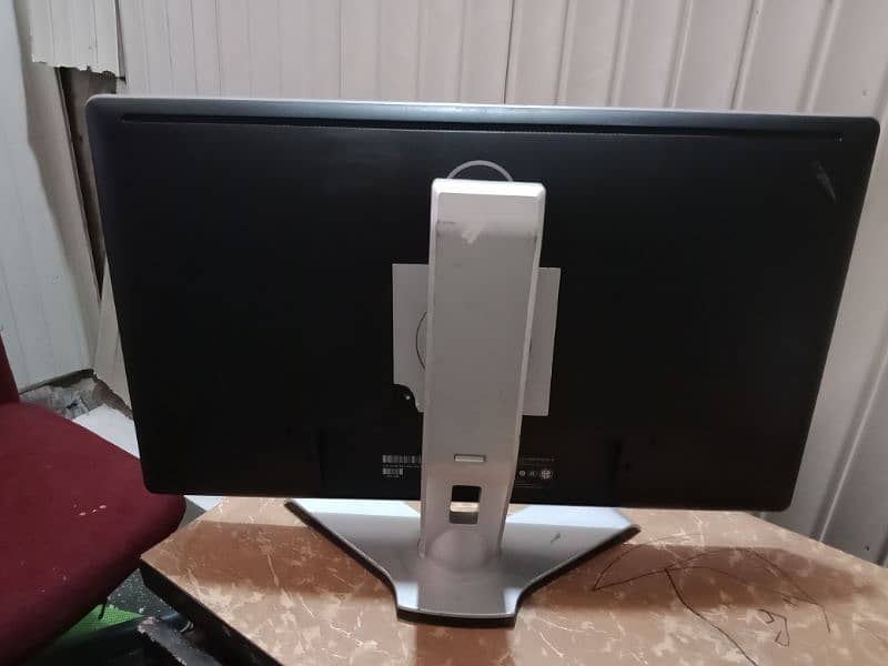 Dell LCD 24 inch 6