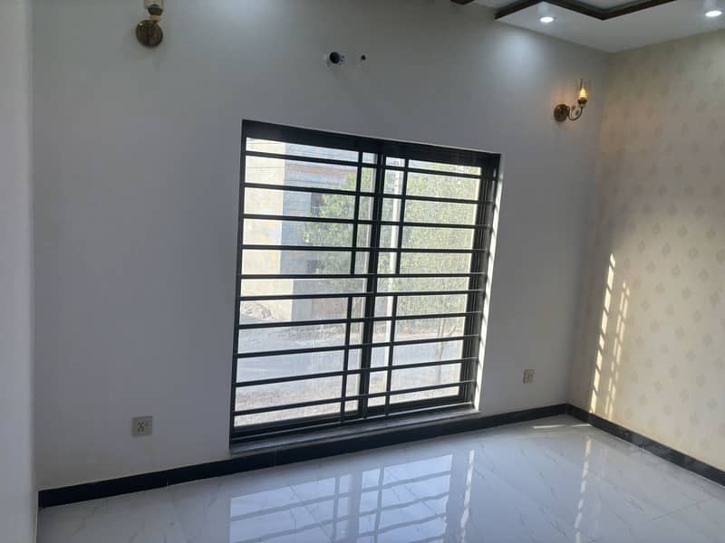 DHA RAHBAR ULTRA MODREN OUT CLASS BRAND NEW HOUSE IS UP FOR SALE 34