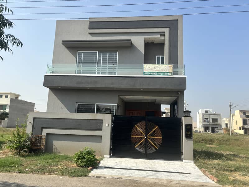 DHA RAHBAR MODERN STYLE SOLID CONSTRUCTION BEAUTIFUL HOUSE AVAILABLE FOR SALE 0