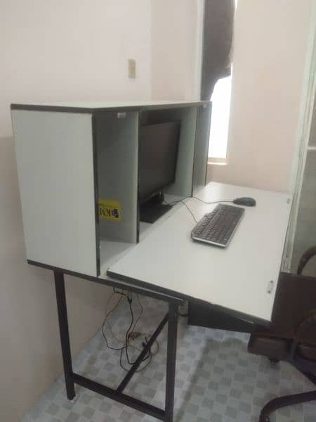 New Style Computer Table in best price. 1