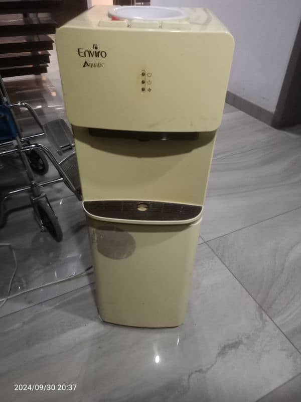 Enviro Water Dispenser: Middle Tap Working Condition For Sale 1