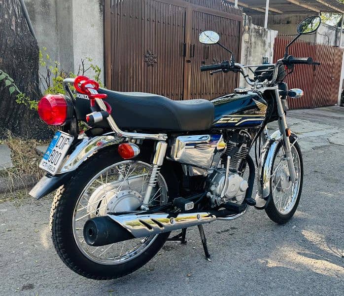 Honda CG 125 Special Edition 2024 Black 6