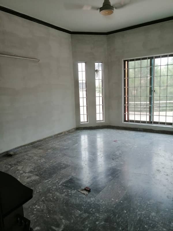 Beautiful 1 Kanal Upper Portion For Rent In Johar Town ALLAH Ho Chowk 7