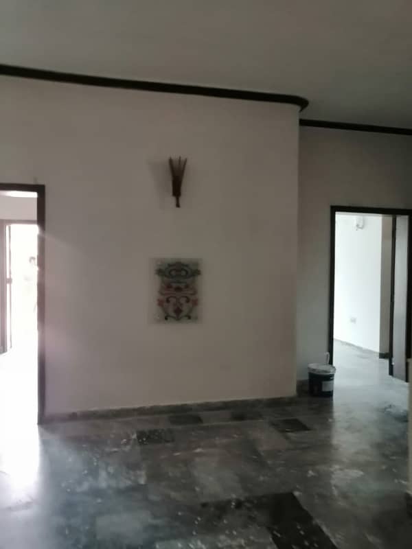 Beautiful 1 Kanal Upper Portion For Rent In Johar Town ALLAH Ho Chowk 8