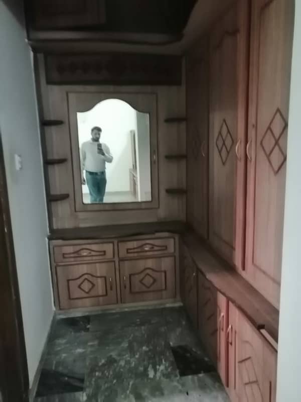 Beautiful 1 Kanal Upper Portion For Rent In Johar Town ALLAH Ho Chowk 13