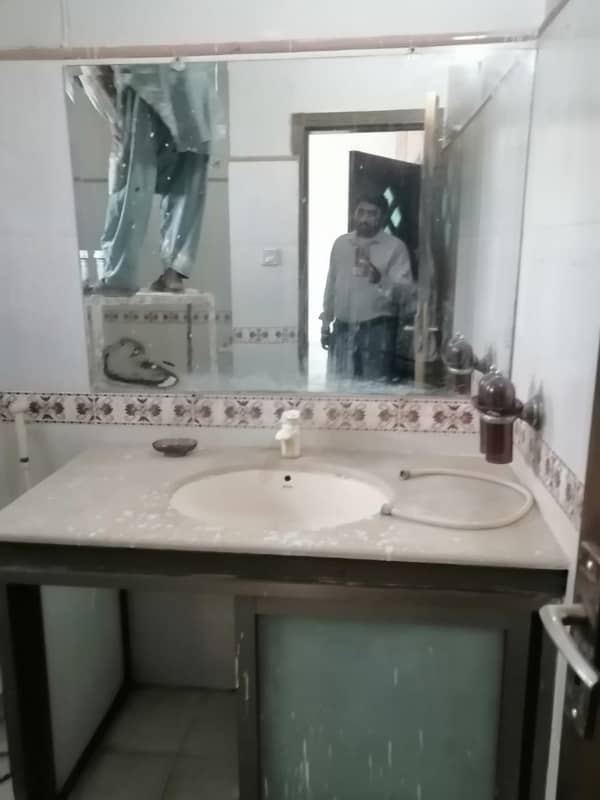 Beautiful 1 Kanal Upper Portion For Rent In Johar Town ALLAH Ho Chowk 20