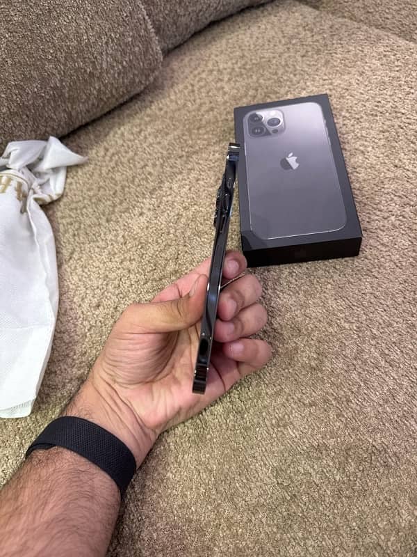 iphone 13 pro Max 256 gb PTA approved with BOX 1