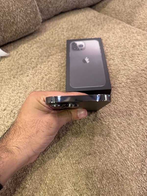 iphone 13 pro Max 256 gb PTA approved with BOX 2