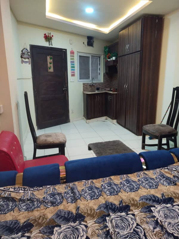 Par day 1bed studio apartment for rent available 0