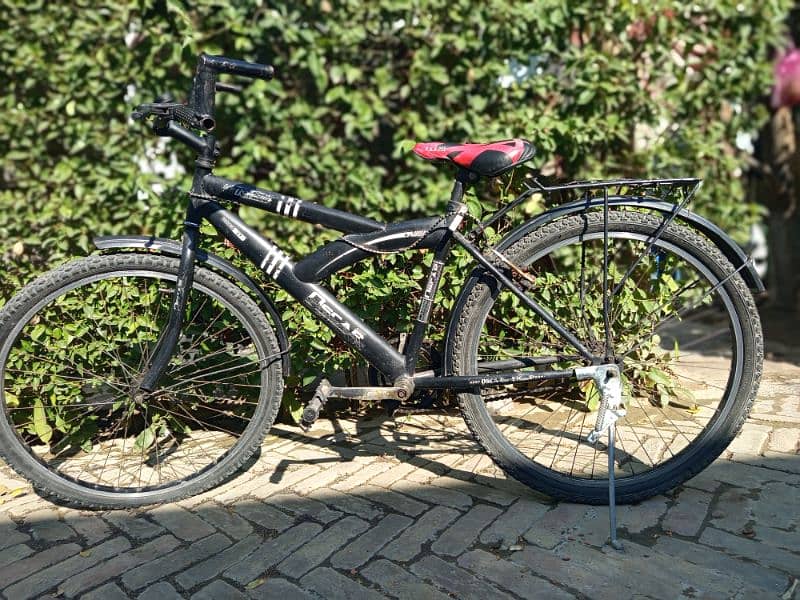 MOUNTAIN CYCLE IN GOOD CONDITION FOR SALE. 3