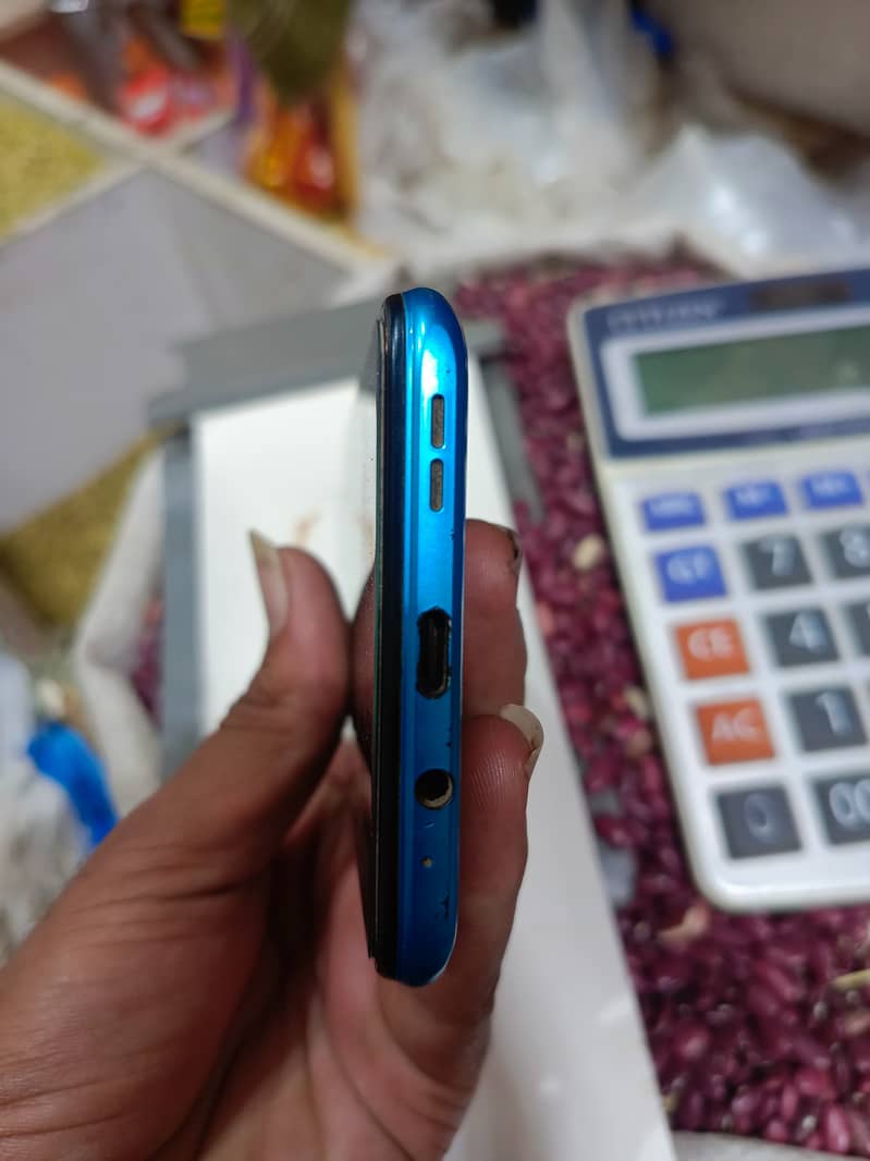 Infinix hot 12 play (9/10 condition) 1