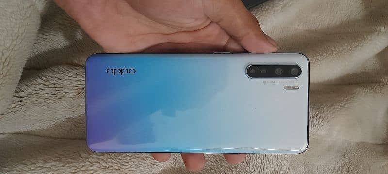 oppo f15 8/256 with box and charger 0