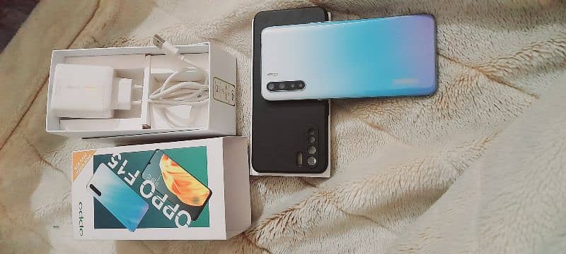 oppo f15 8/256 with box and charger 2