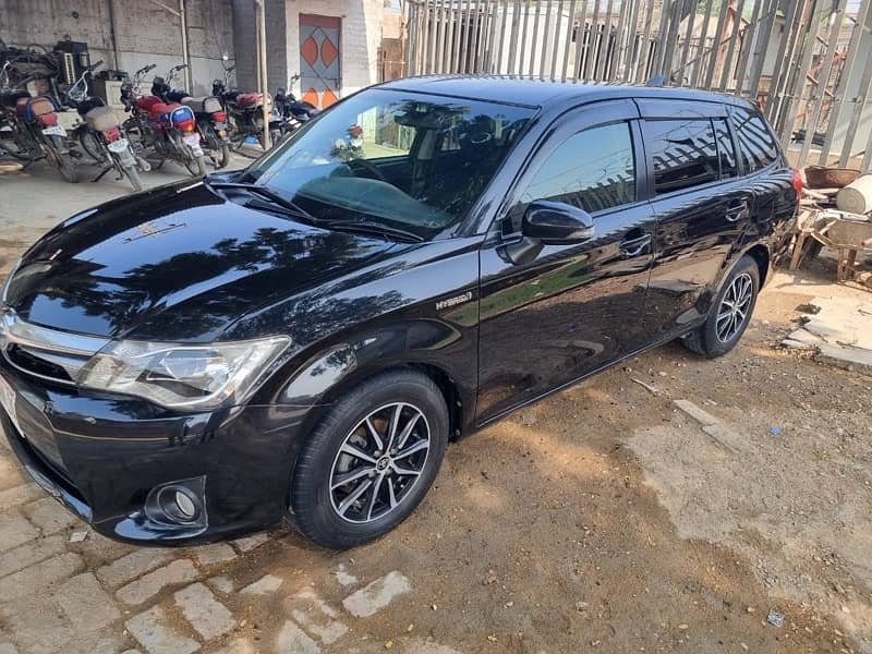 Toyota Corolla Axio Fielder 2014 1