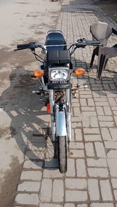 Honda 125 self start black for sale