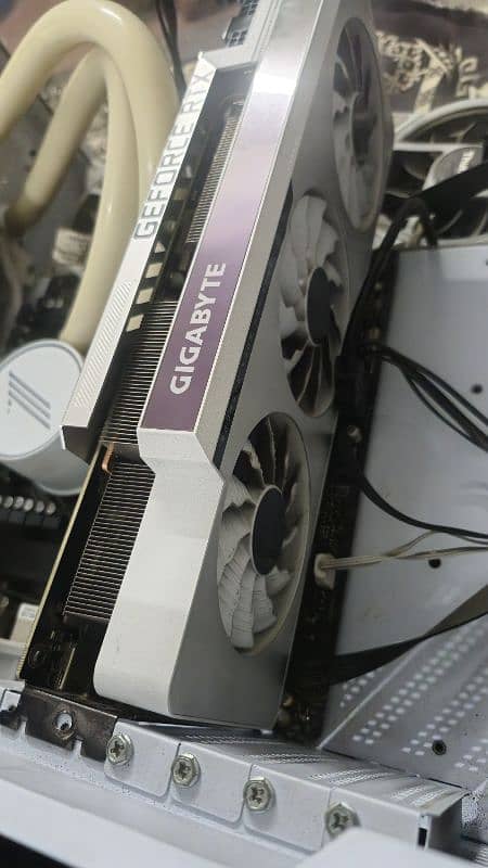 Nvidia Gforce Rtx 3080 OC triple fan white 1