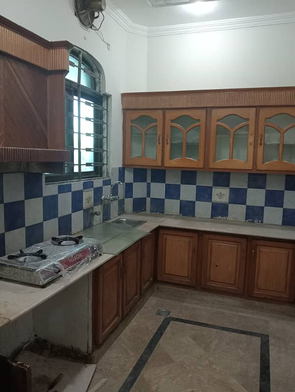 14marla 3beds DD TV lounge kitchen attached baths neat clean upper portion for rent in G 13 2 islamabad 2