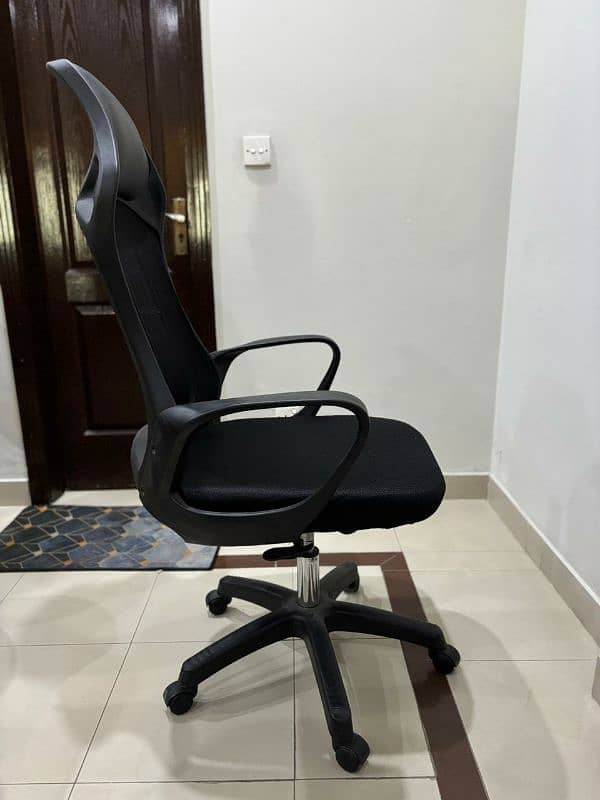 Gaming or Corporate Office Chairs 0