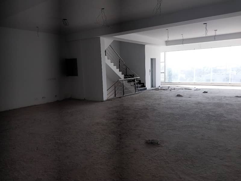 FAIRWAYS COMMERCIAL DHA MARKAZ DHA RAYA FLOORS FOR MULTINATIONAL COMPANIES OFFICE FOR RENT 5