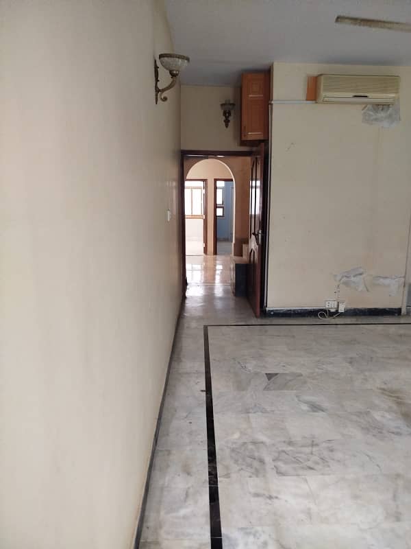 Centrally Located House In Gulshan-e-Iqbal - Block 10-A Is Available For sale 5