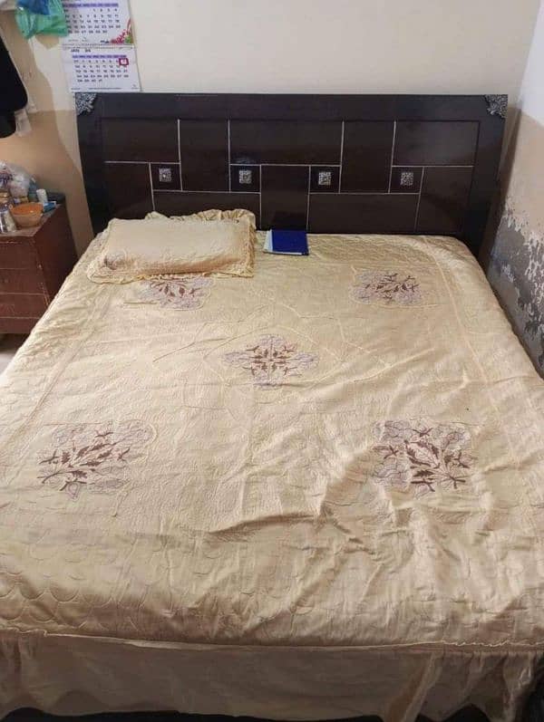 full size bed for sale with mattress or 2 side tables 1