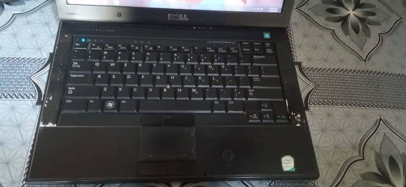 Dell latitude E6400 0