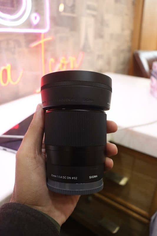 Sigma 30mm F/1.4 DC DN for Sony 11