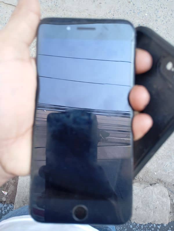 I phone 7 plus 128 GB condition used battery change 2