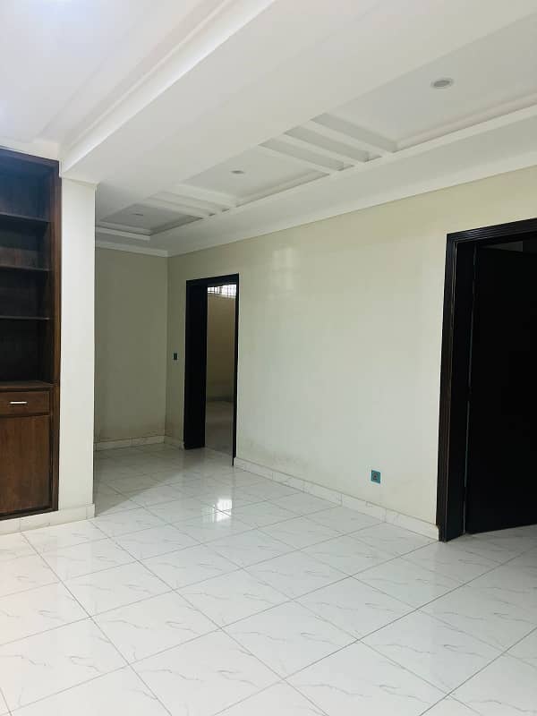 3bed tile flooring Open Basement available for rent in G9 2