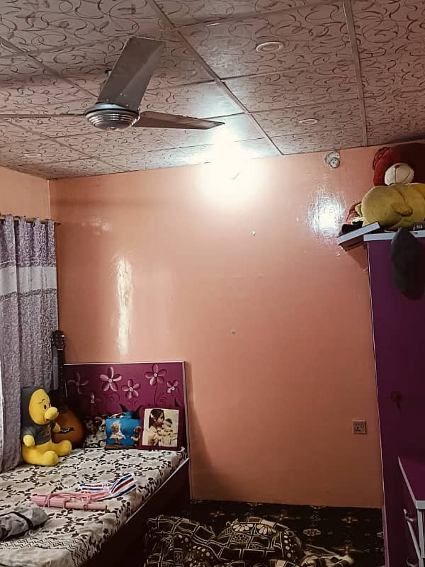 BLOCK-C SECOND FLOOR 03 BED D D WITH ROOF AND SEHAN NORTH NAZIMABAD 1