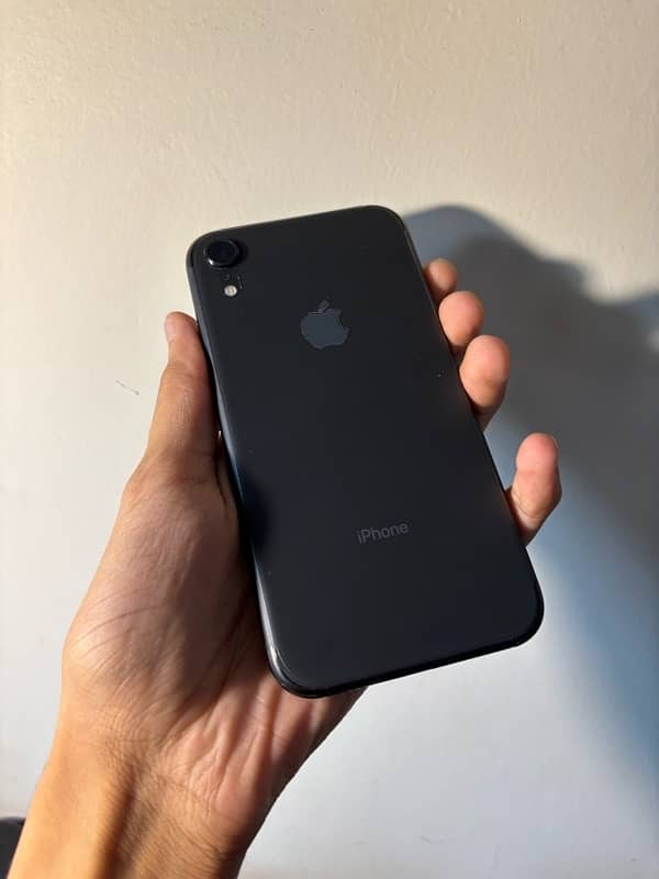 iphone XR 64gb official pta approved 4