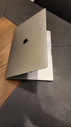 Apple MacBook Pro 2019 16" Retina Displ- Core i9 - 32GB RAM 1TB SSD St