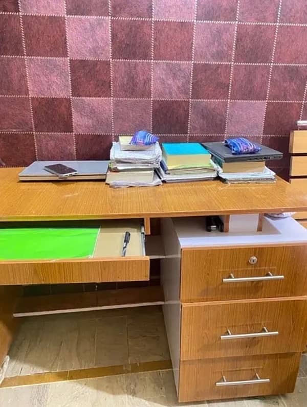 Study table wooden 2