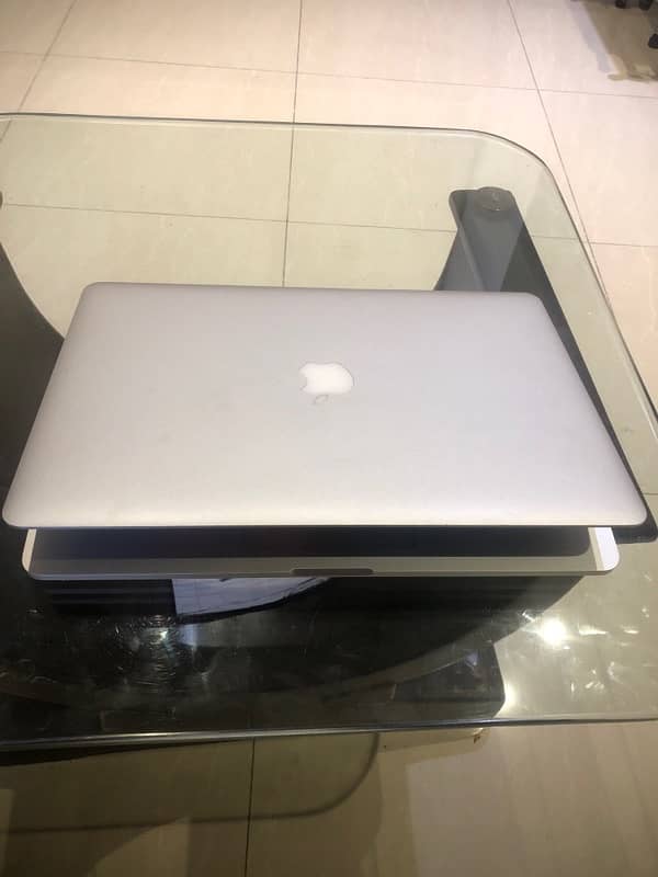 MacBook Pro 15 inch 0