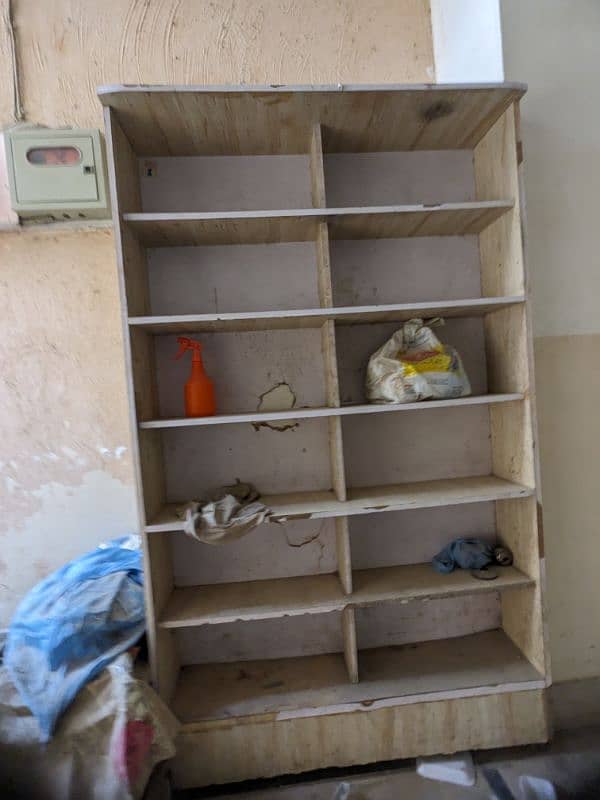 shelves for sell in good condition 3