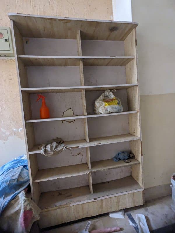 shelves for sell in good condition 4