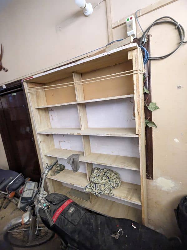 shelves for sell in good condition 5