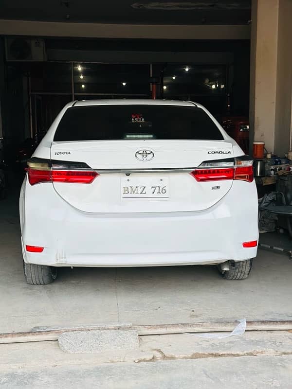 Toyota Corolla GLI 2018 (SPECIAL EDITION) footbari wali 4