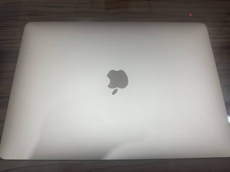 Macbook Air M1 8GB - 256GB - Gold 1