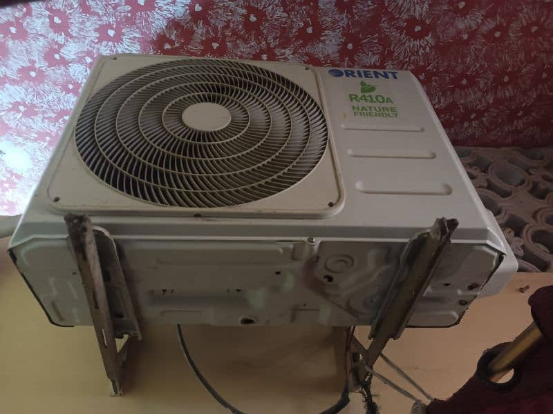 Split AC. Good Condition 2