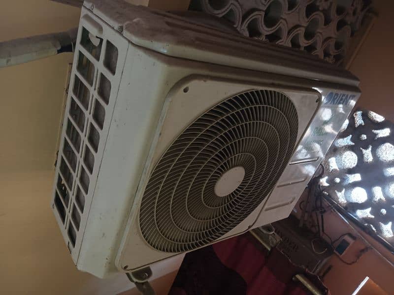 Split AC. Good Condition 5