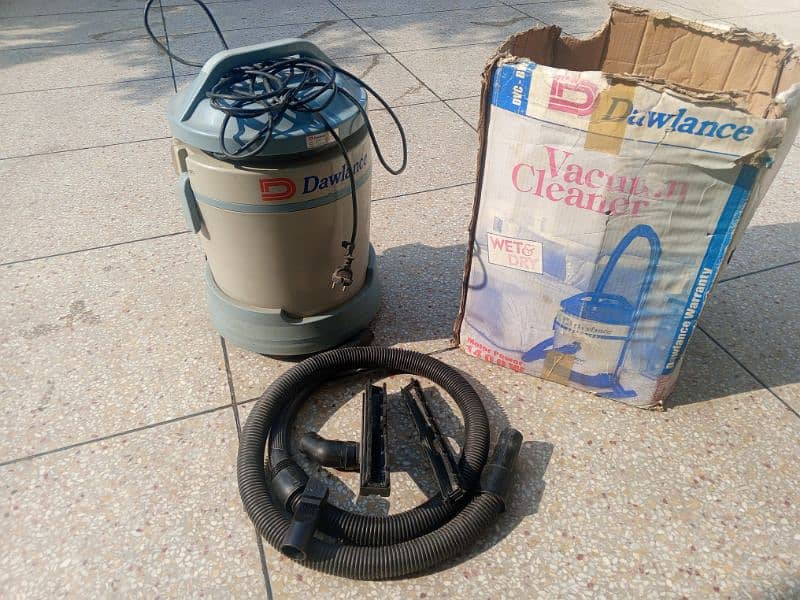 Dawlance Dry and Wet Vacuum cleaner 3