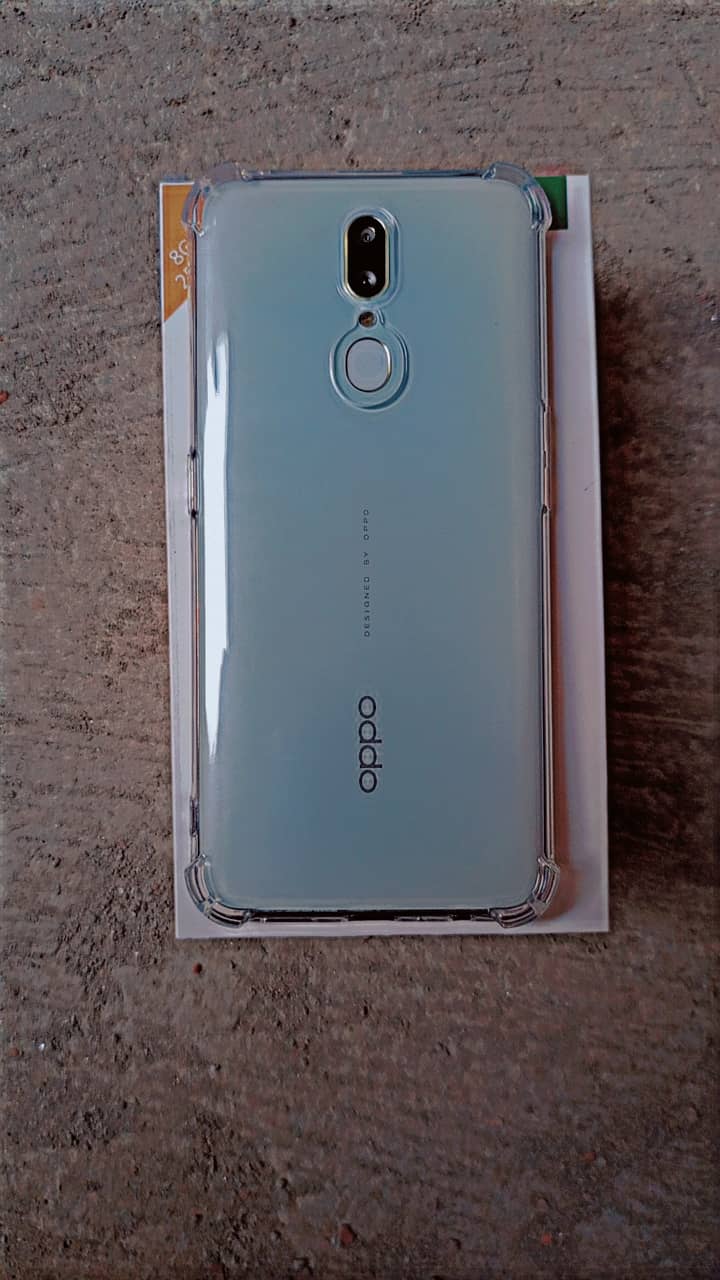 oppo f11.8/256  with just box 4