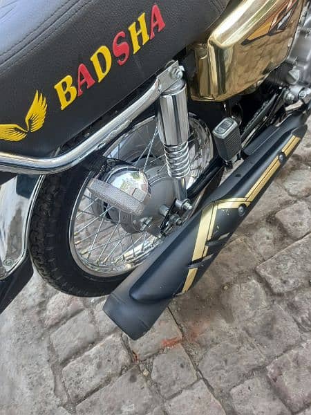 Honda 125 Special Edition 3