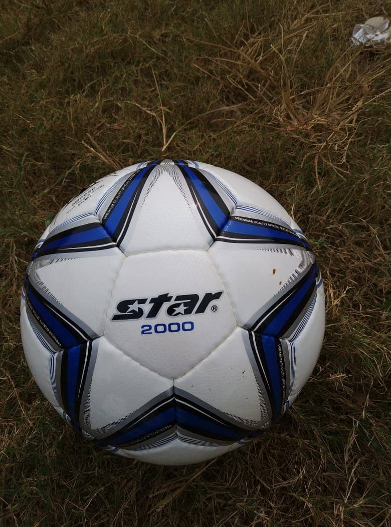 STAR and Molten  NEW Polaris 2000 Official Football FIFA PRO Size 5 0