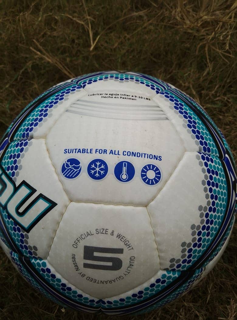 STAR and Molten  NEW Polaris 2000 Official Football FIFA PRO Size 5 8