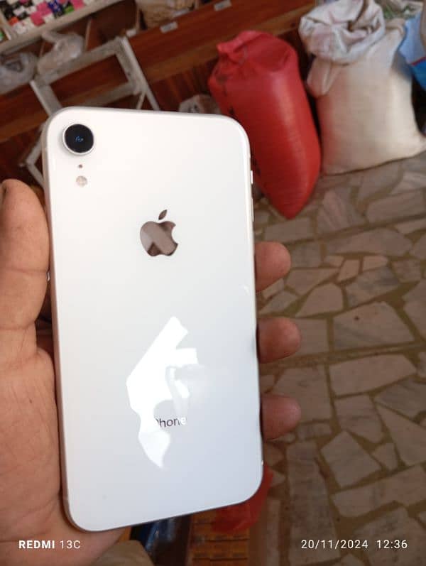 iPhone XR 0